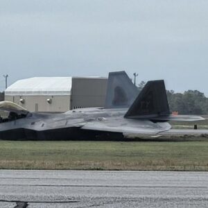 F-22 mishap leave no serious injuries