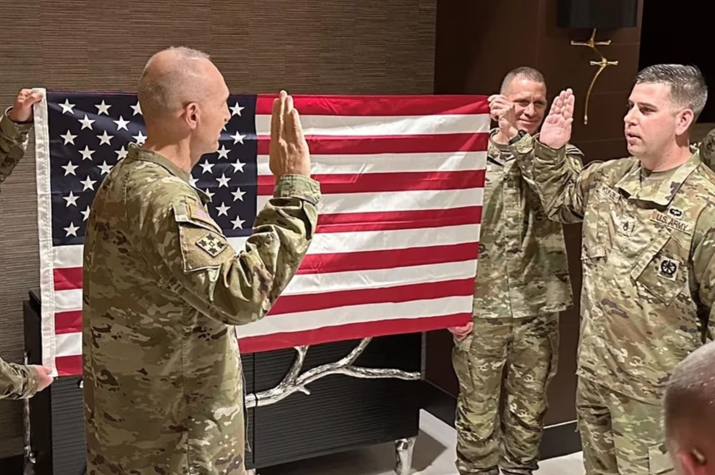 Sergeant Major of the Army crashes Soldier's re-enlistment