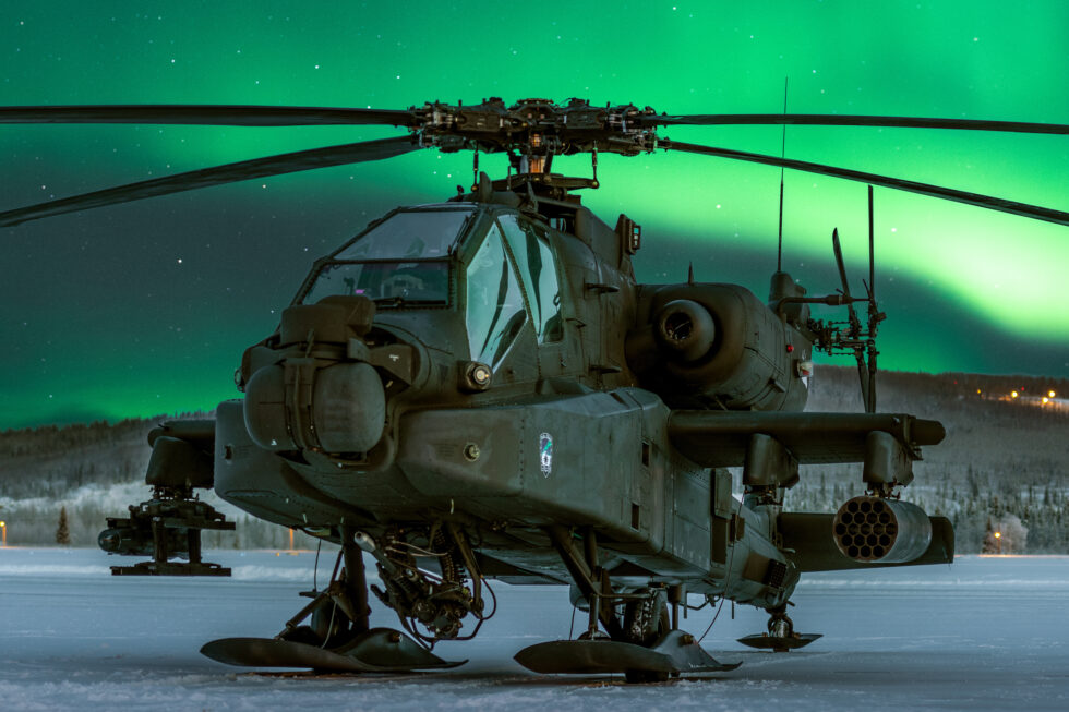 The 5 coolest pictures of the military training under the northern lights