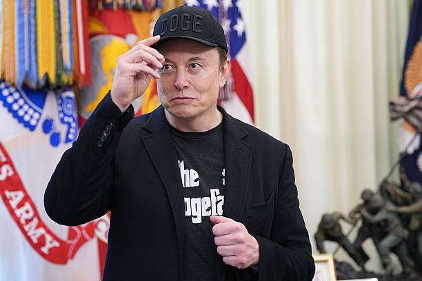 Elon Musk’s xAI Sues Apple and OpenAI Over Alleged AI Monopoly